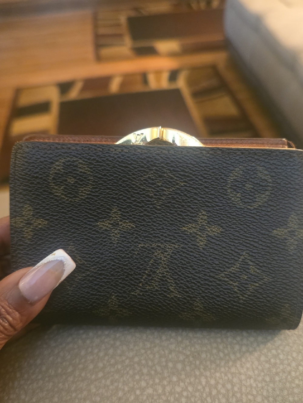 Louis Vuitton Monogram Canvas Wallet & Kiss Lock - Picture 2 of 9